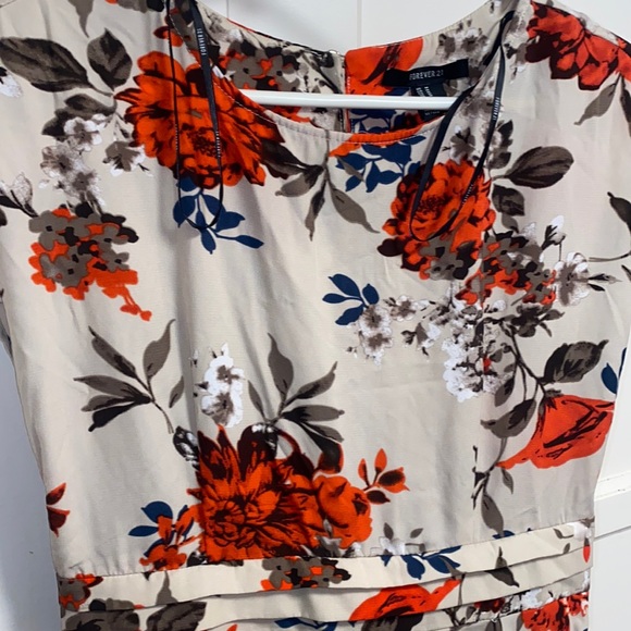 Forever 21 Medium Cream Red Floral Print Dress - Picture 8 of 9